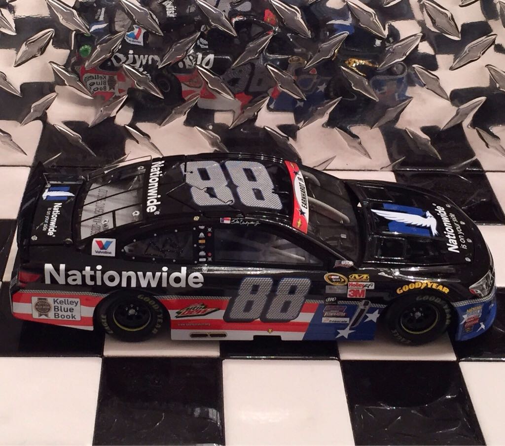 Dale Earnhardt Jr. - NASCAR Sprint Cup Series toy car collectible - Main Image 2