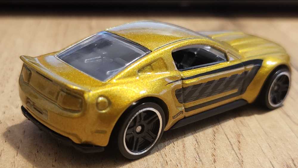Ford Custom Mustang 2014 - HW Car Culture toy car collectible - Main Image 3