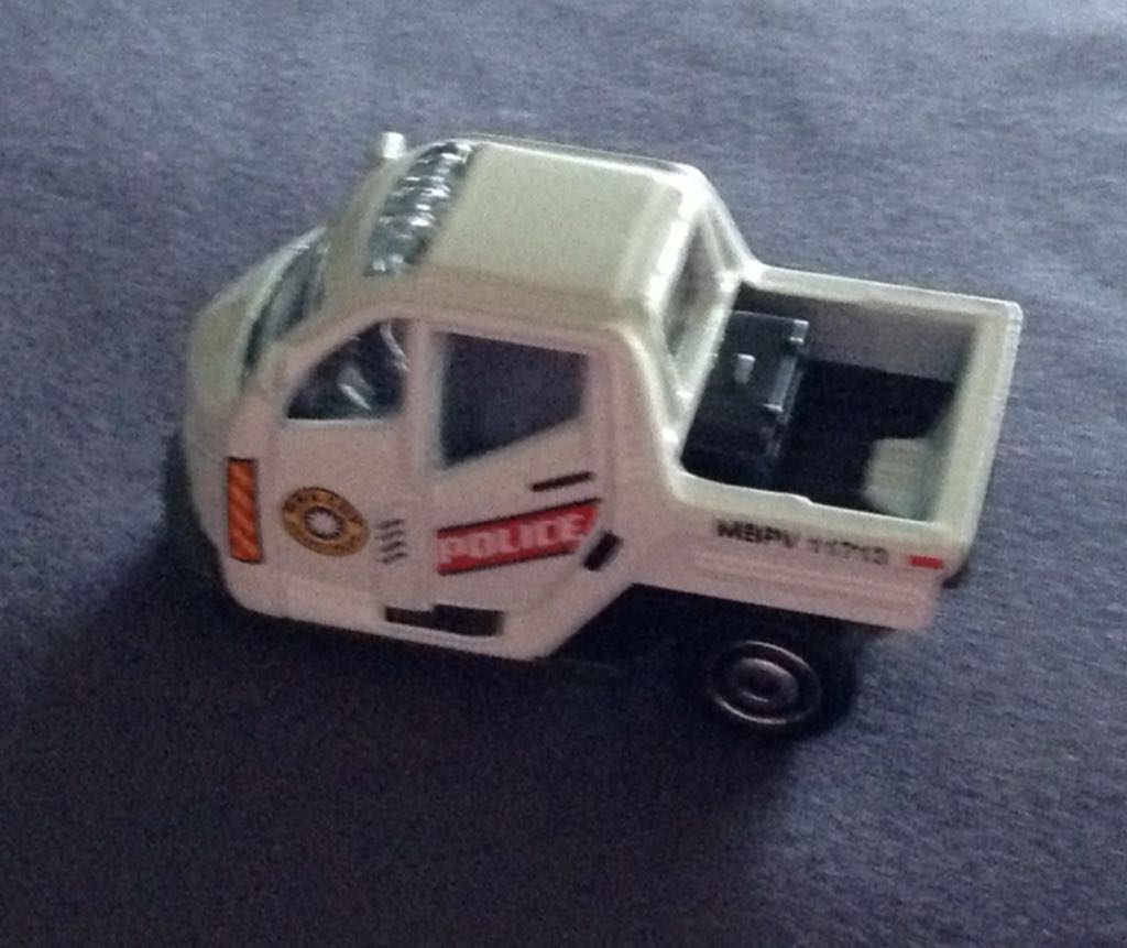 2.1 Mitsubishi Fuso Canter Tow Truck - VIETNAM