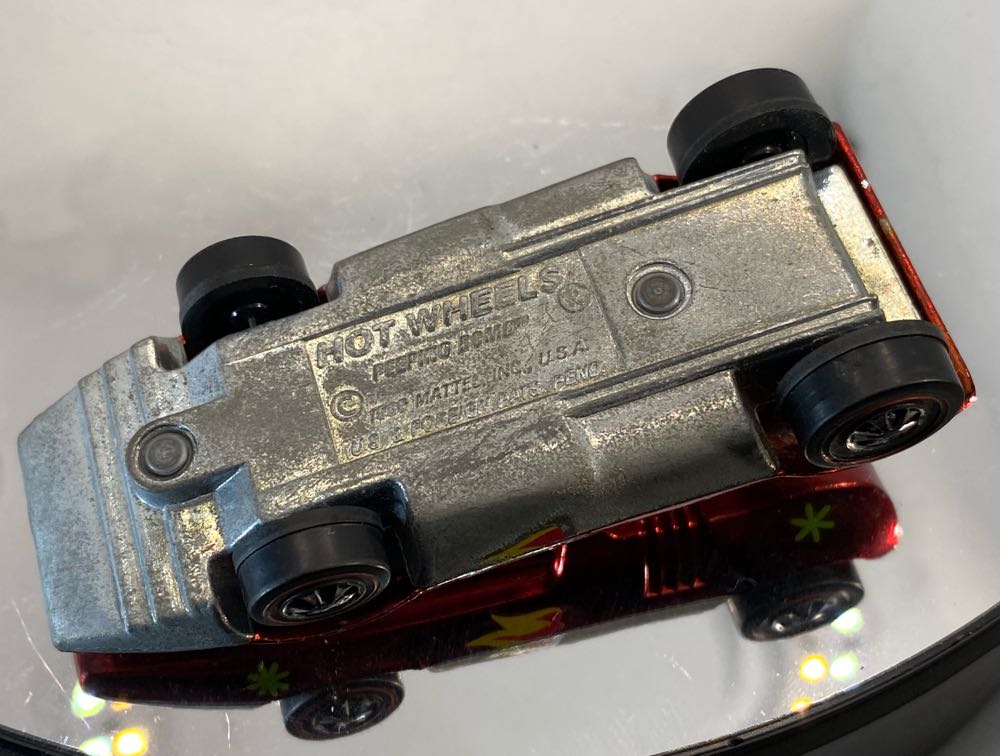 Peeping Bomb - 1970 Redlines toy car collectible - Main Image 3