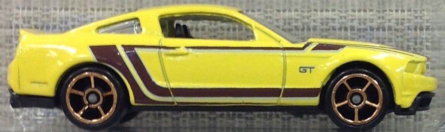 2010 Ford Mustang GT - HW Mild To Wild toy car collectible - Main Image 1
