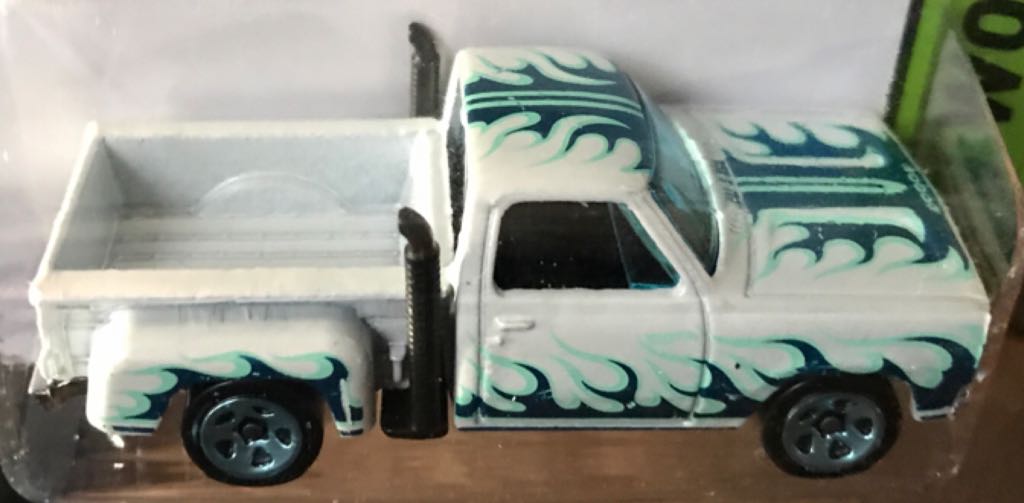 Dodge Li’l Red Express Truck - 1978 - HW WORKSHOP - Heat Fleet toy car collectible - Main Image 2