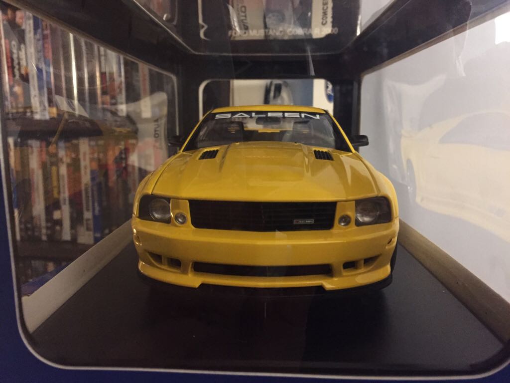 Ford Mustang Saleen S281 - Performance toy car collectible - Main Image 2