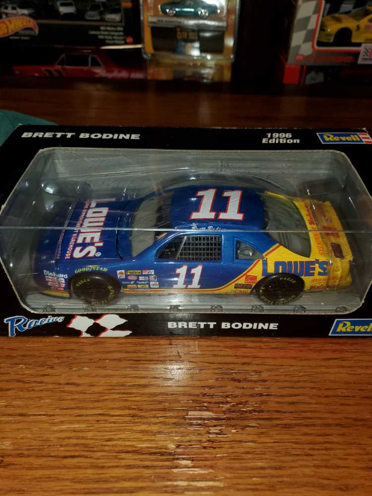 1996 Edition Brett Bodine Revell  toy car collectible - Main Image 3