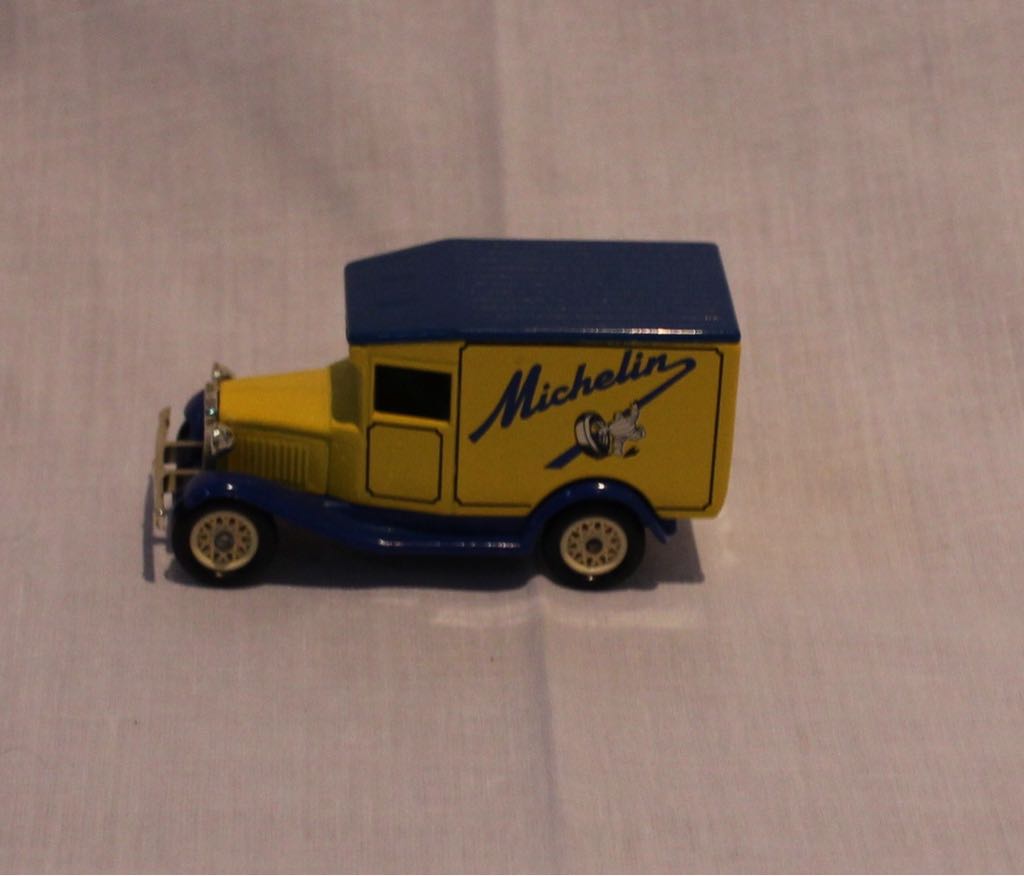 49  toy car collectible - Main Image 1