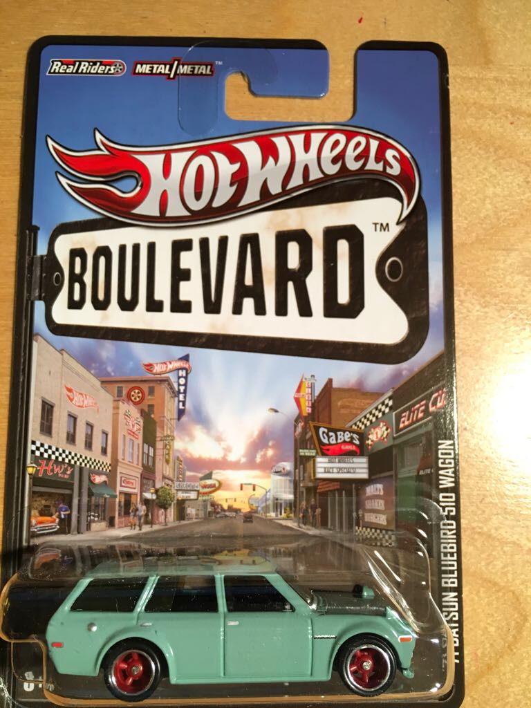 Boulevard - ’71 Datsun Bluebird 510 Wagon - 2013 Hot Wheels Boulevard Series toy car collectible - Main Image 2