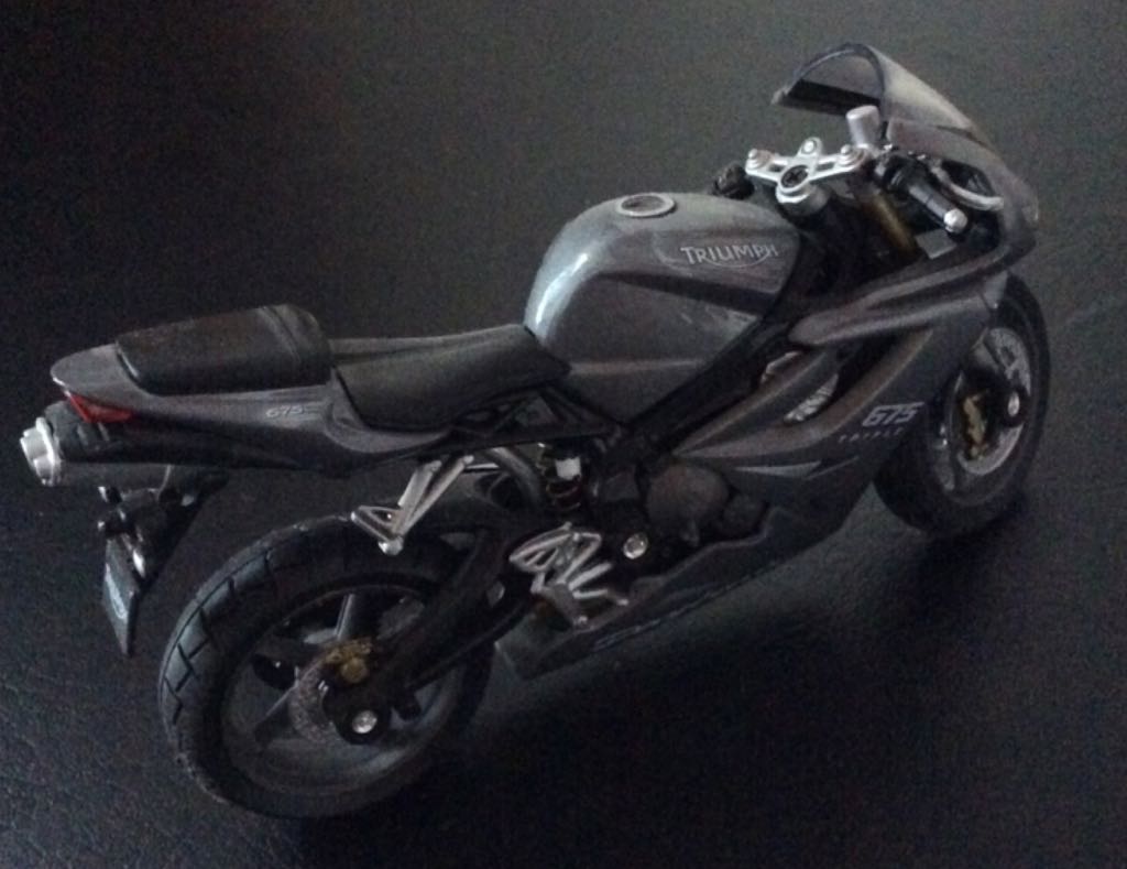 Triumph Daytona 675 - Mitos de 2 Ruedas toy car collectible - Main Image 2