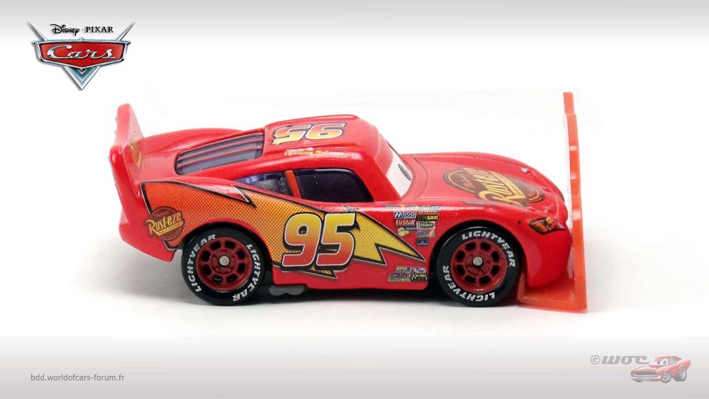 Lightning McQueen with Sign - (2016 - Cars 2016) RUST-EZE RACING (12) toy car collectible - Main Image 3