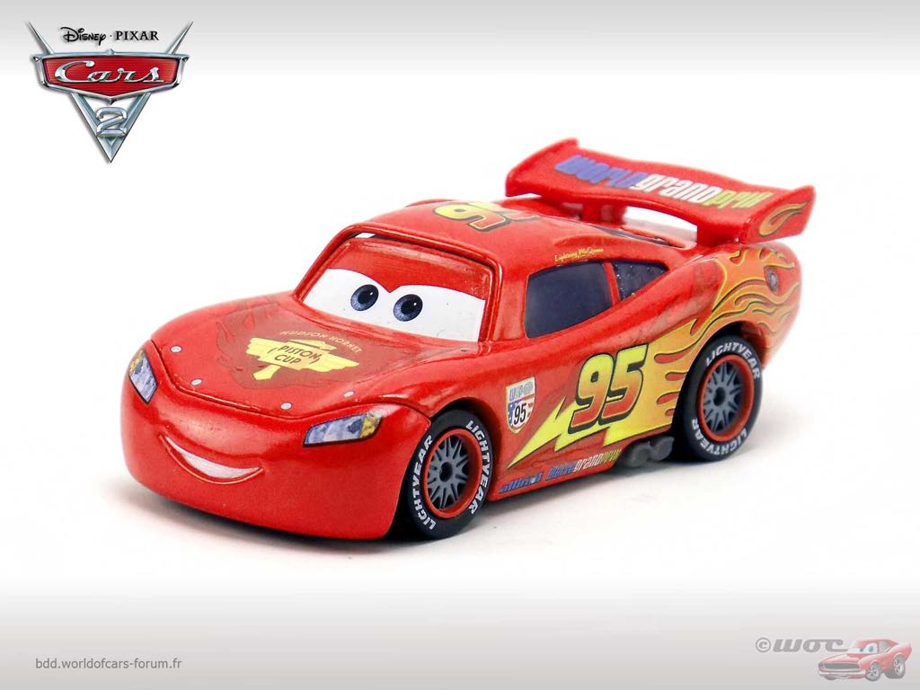 Lightning McQueen with Racing Wheels - (2018 - Cars 2018-2019) WGP (23) toy car collectible - Main Image 2