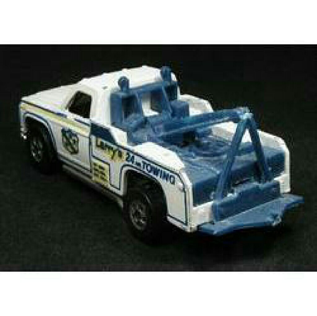 Larry’s 24hr. Towing  toy car collectible - Main Image 2