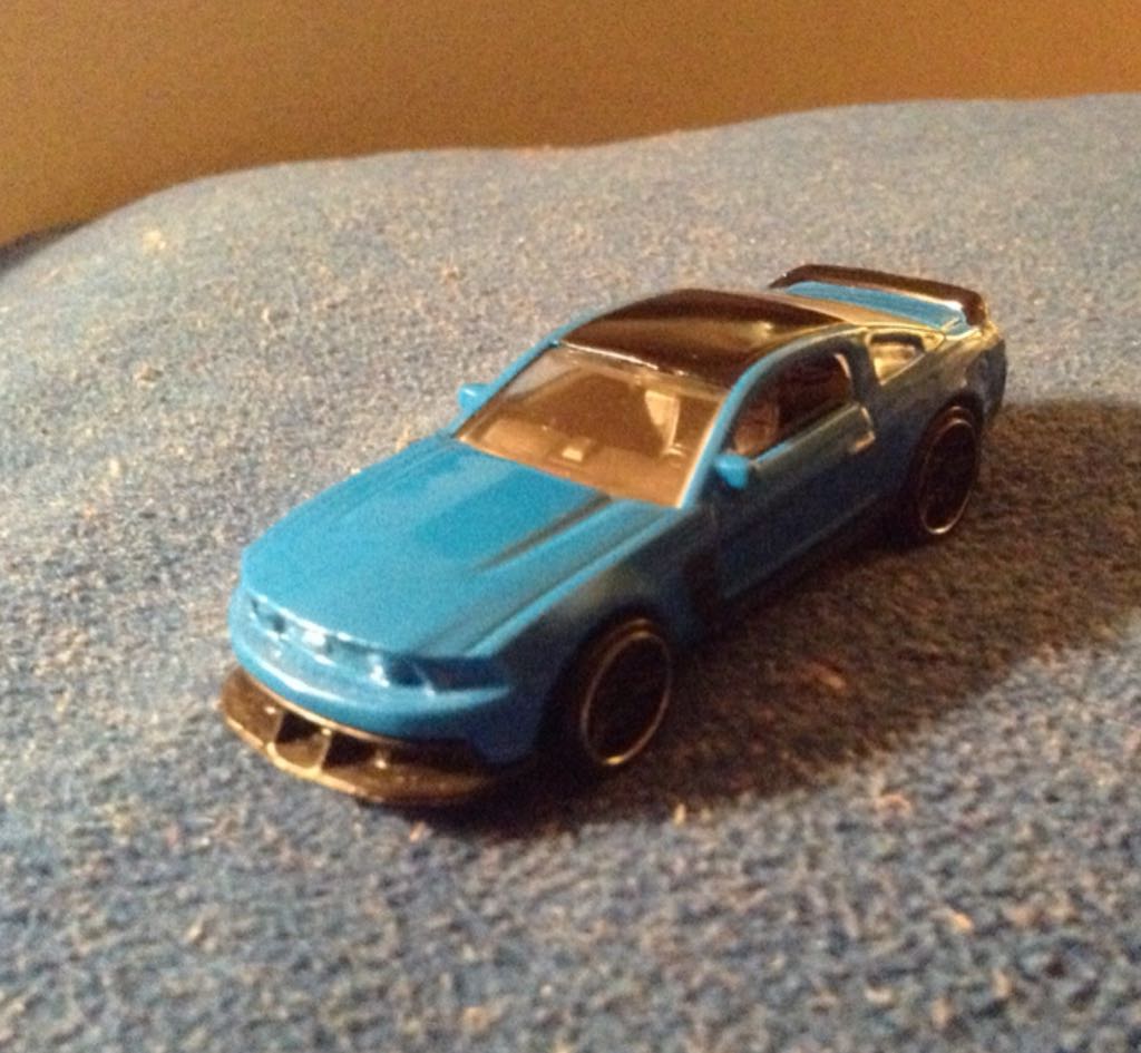 Ford Mustang Boss 302 Laguna Seca  toy car collectible - Main Image 2