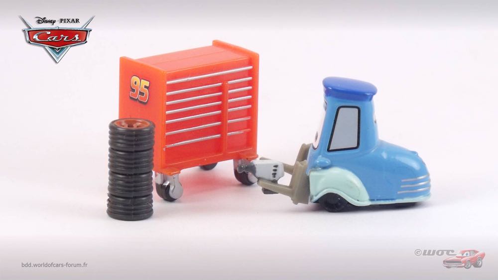 Pit Crew Member Guido - (2008 - World of Cars) SINGLES (72) toy car collectible - Main Image 4