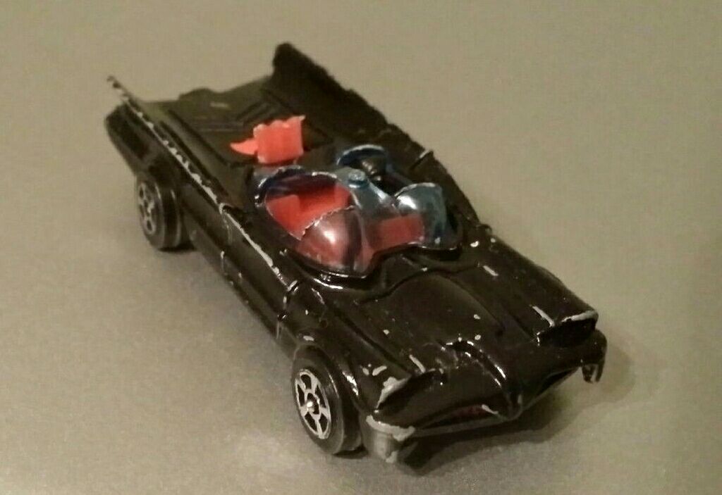 Batmobile 1976 - 1966 TV Series Batman toy car collectible - Main Image 2