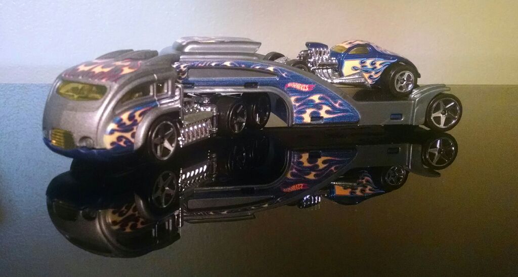 Double Demon Hauler - HW City toy car collectible - Main Image 2
