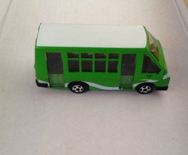 Micro Bus D F Ecologico Verde Oscuro - Gashaball toy car collectible - Main Image 2