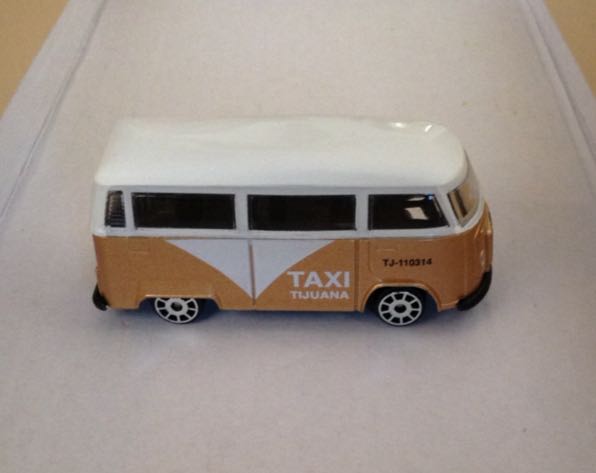 Combi Tijuana - Gashaball toy car collectible - Main Image 2