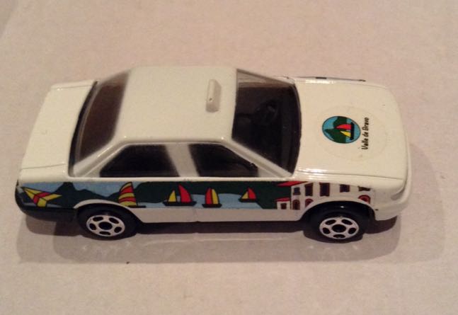 Taxi Mediano Tsuru Pueblo Mexico Valle De Bravo - Gashaball toy car collectible - Main Image 2