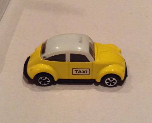 Taxi Chico D F Amarillo Ckl - Gashaball toy car collectible - Main Image 2