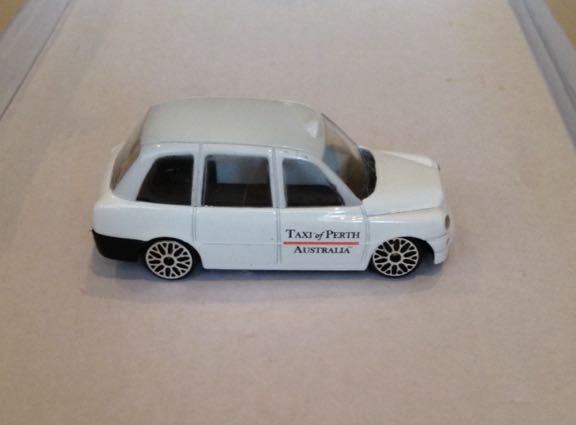 Taxi Chico Austin Australia  - Gashaball toy car collectible - Main Image 2