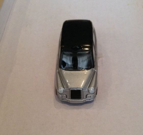 Taxi Chico Austin Gris Reino Unido - Gashaball toy car collectible - Main Image 1