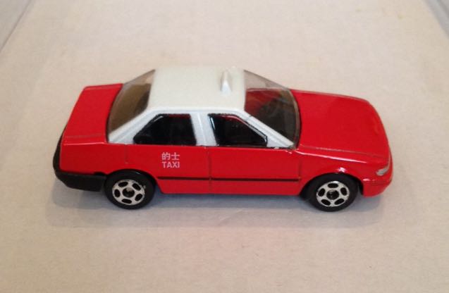 Taxi Mediano Tsuru Pekin China - Gashaball toy car collectible - Main Image 2
