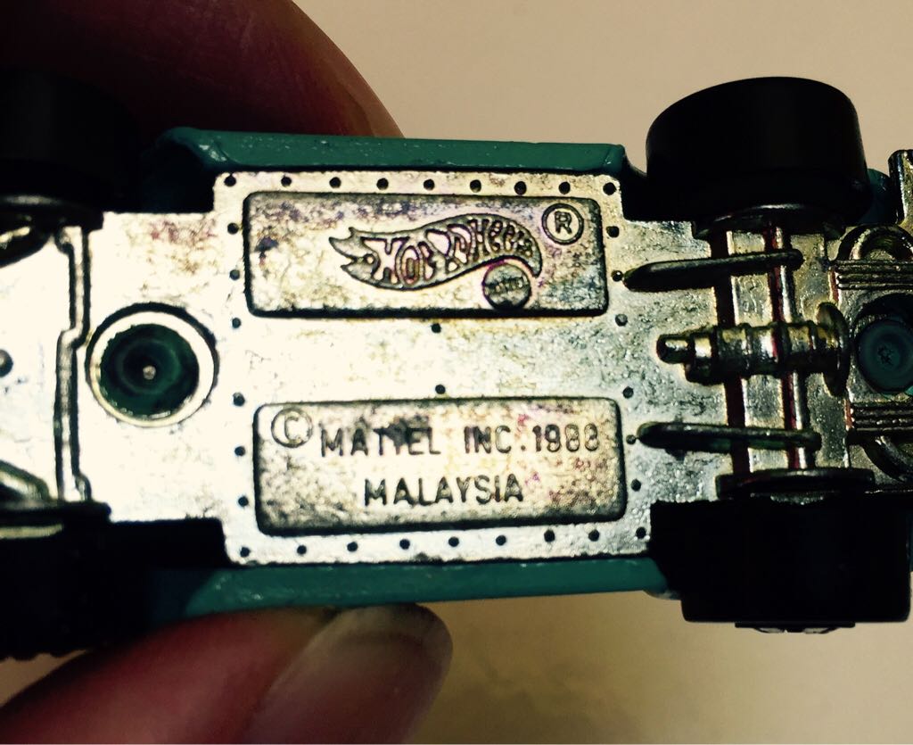 VW Bug  - 1989 collector series toy car collectible - Main Image 2