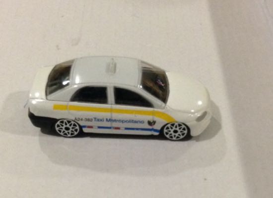 Taxi Mediano Jetta Lima Peru - Gashaball toy car collectible - Main Image 2