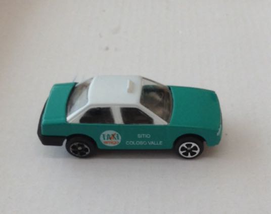 Taxi Mdiano Tsuru Nissan Ciudad Juarez Chihuahua - Gashaball toy car collectible - Main Image 2
