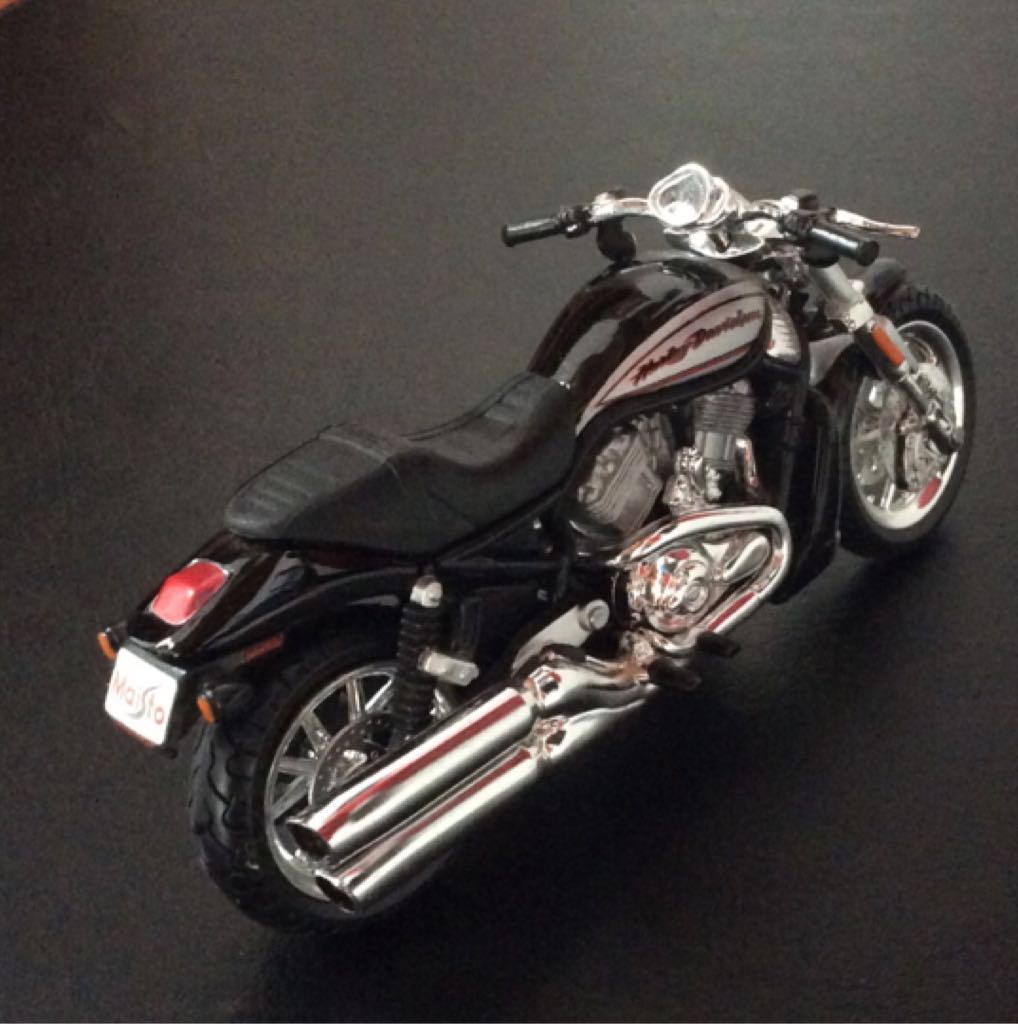 Harley Davidson VRSCR Street Road - Harley Davidson Motorcycles toy car collectible - Main Image 2