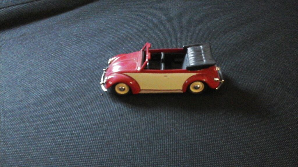Vitesse Cabrio weiß-rot  toy car collectible - Main Image 1