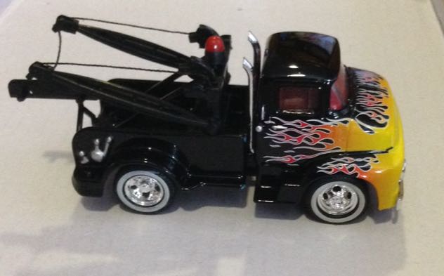 Ford 1956 Grua Con Llamas En El Cofre - Cast Line Inc toy car collectible - Main Image 2