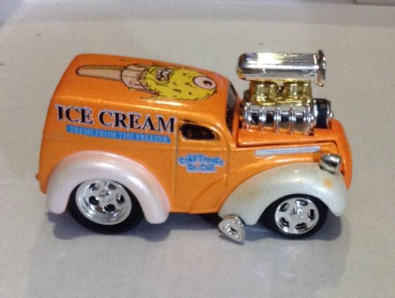 Carro De Helados Carcacha Motor Expuesto - Maisto toy car collectible - Main Image 2