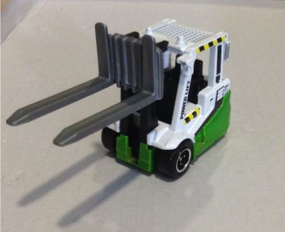 Monte Cargas Power Lift - Matchbox toy car collectible - Main Image 1