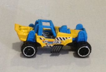 Tubular Amarillo - Hot Wheels toy car collectible - Main Image 2