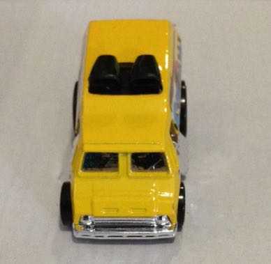 Camioneta Cool One Amarilla - Hot Wheels toy car collectible - Main Image 1