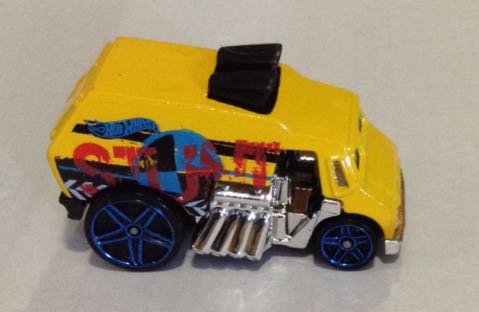 Camioneta Cool One Amarilla - Hot Wheels toy car collectible - Main Image 2