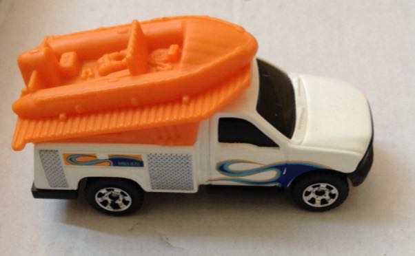 Camioneta Ford 250 Super Duty Faft Blanca Con Lancha Amarilla - Matchbox toy car collectible - Main Image 2
