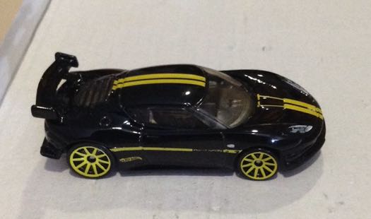 Lotus Evora GT4 Negro - Hot Wheels toy car collectible - Main Image 2