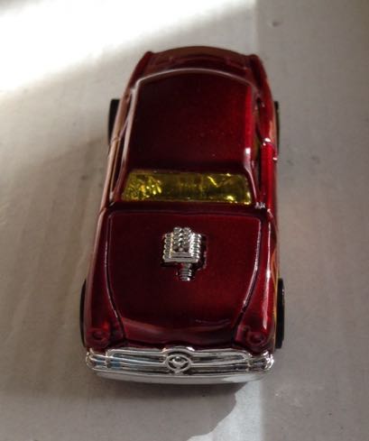 Shoe Box Hot Rod Rojo Con Llamas - Hot Wheels toy car collectible - Main Image 1