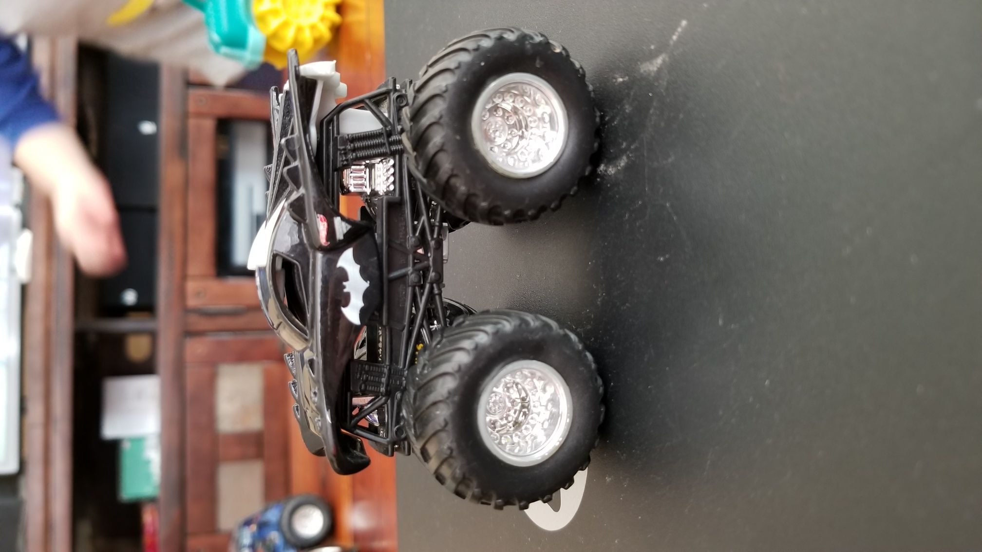Monster Jam - Batman - Monster Jam toy car collectible - Main Image 2