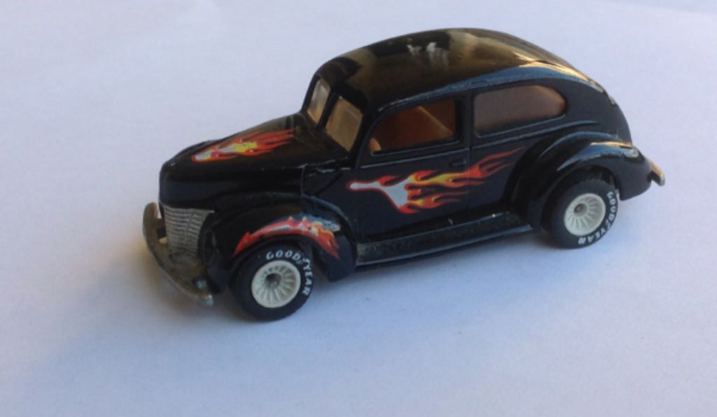 40’s Ford 2-Door - Hot Ones toy car collectible - Main Image 1