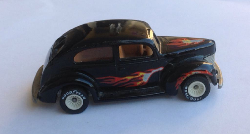 40’s Ford 2-Door - Hot Ones toy car collectible - Main Image 2