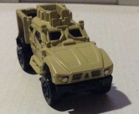 Osh Kosh Tanqueta Militar - Matchbox toy car collectible - Main Image 1