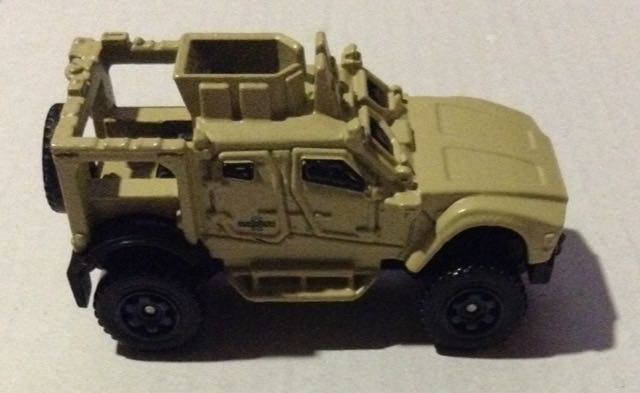 Osh Kosh Tanqueta Militar - Matchbox toy car collectible - Main Image 2