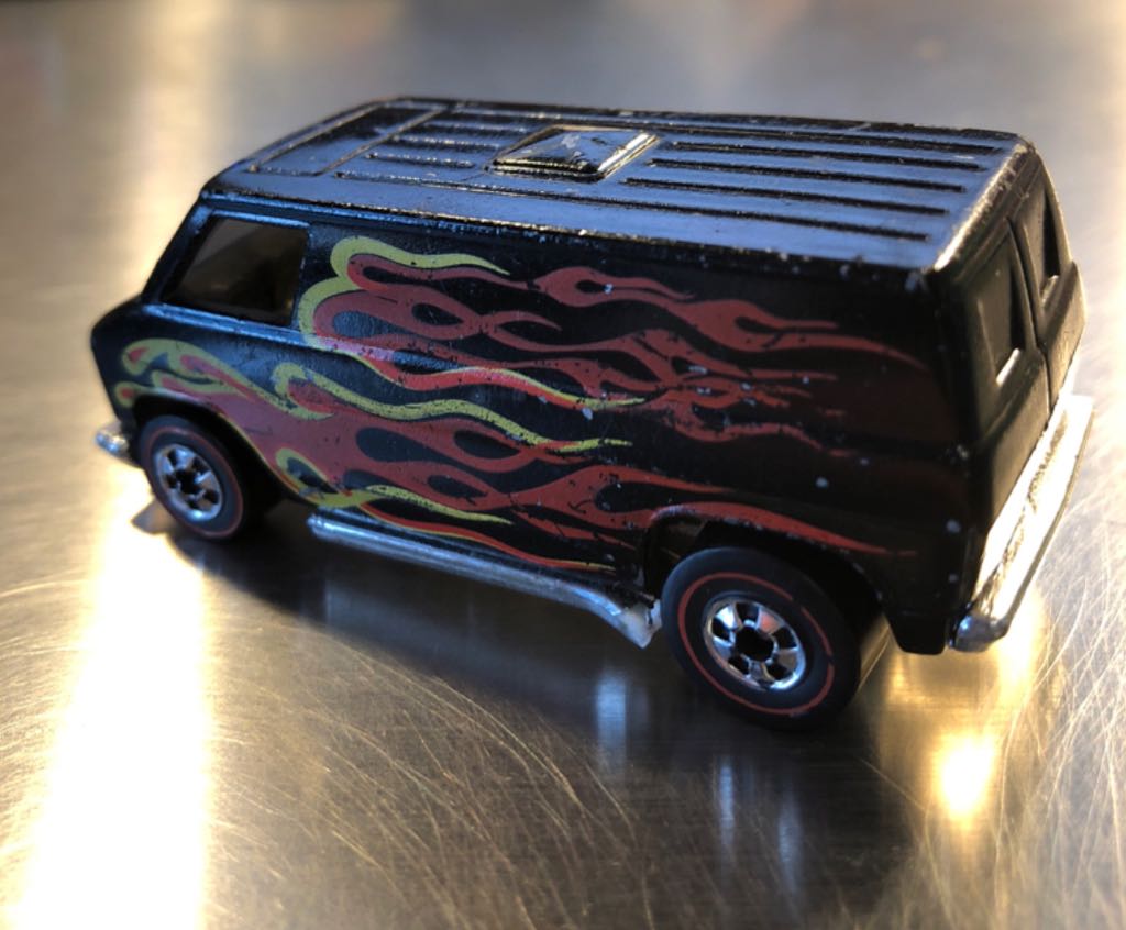 Super Van - HW Flying Colors toy car collectible - Main Image 2
