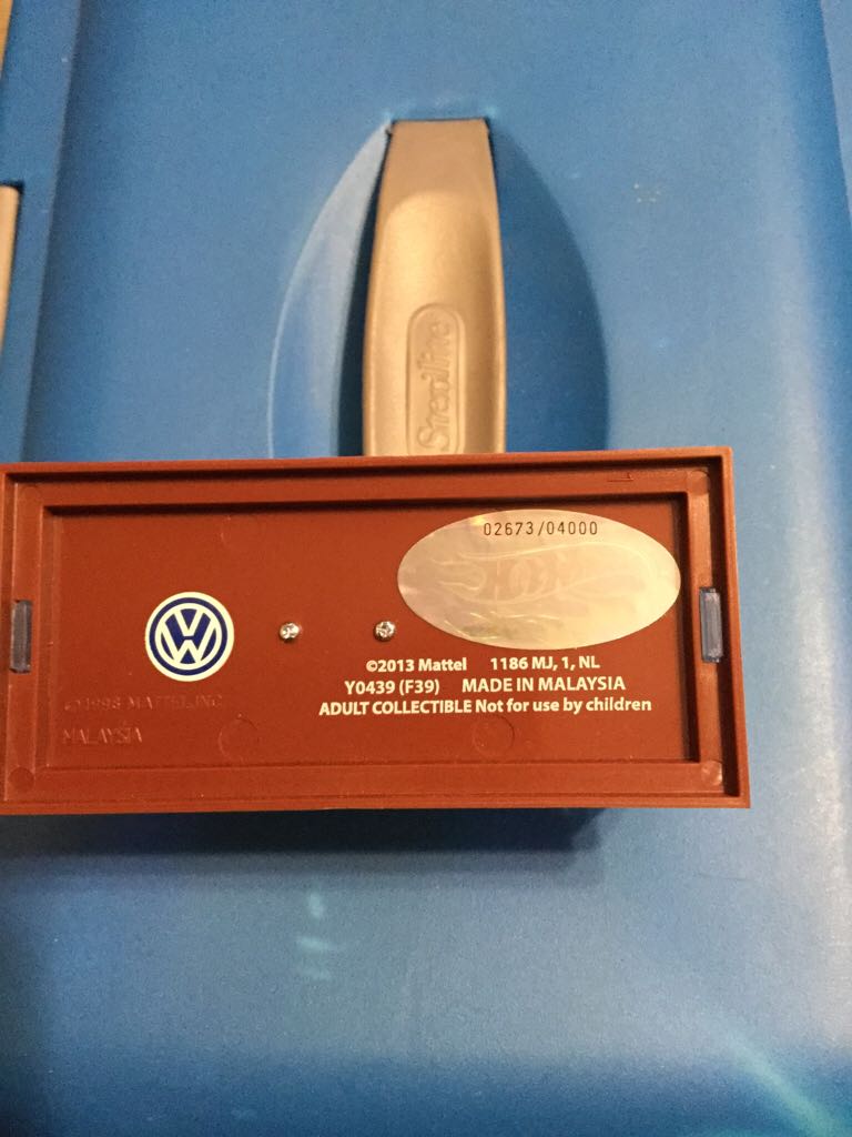 Volkswagon Cool Kombi  toy car collectible - Main Image 2