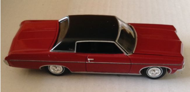 1970 Chevy Impala Coustom Coupe Rojo - Auto World toy car collectible - Main Image 2