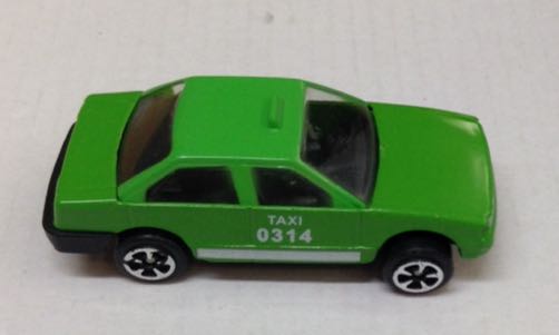 Taxi Mediano Tsuru San Luis Potosi - Gashaball toy car collectible - Main Image 2