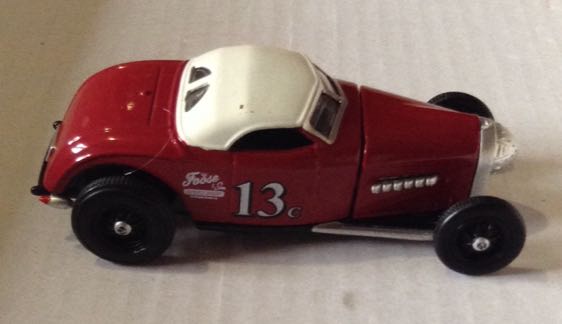 1932 Ford Roadater Foose P-32 Guinda Con Toldo Blanco - Castline Inc toy car collectible - Main Image 2