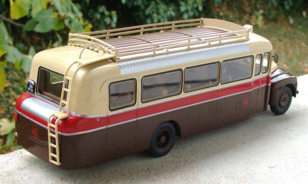 Citroën Type 46 UADI autocar - IXO toy car collectible - Main Image 2